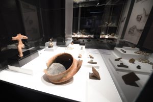 Parte de las piezas aborígenes que se muestran en el Museo Nacional de Altamira desde este viernes.
